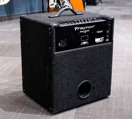 Traynor - Small Block SB115 - 200 Watt 1x15 inch Bass Combo Amp 2